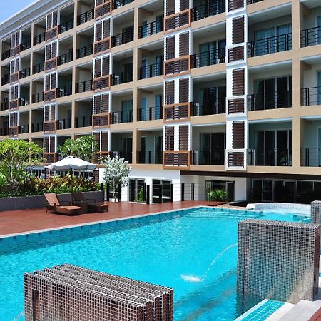 August Suites Pattaya Bagian luar foto