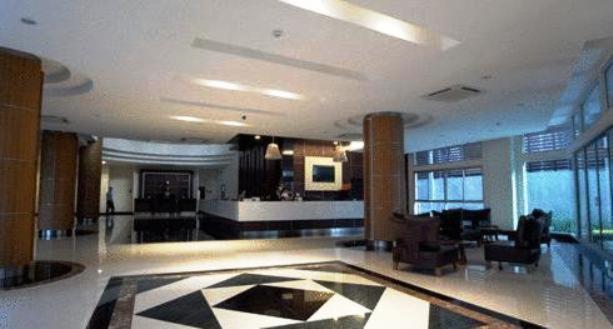 August Suites Pattaya Bagian luar foto