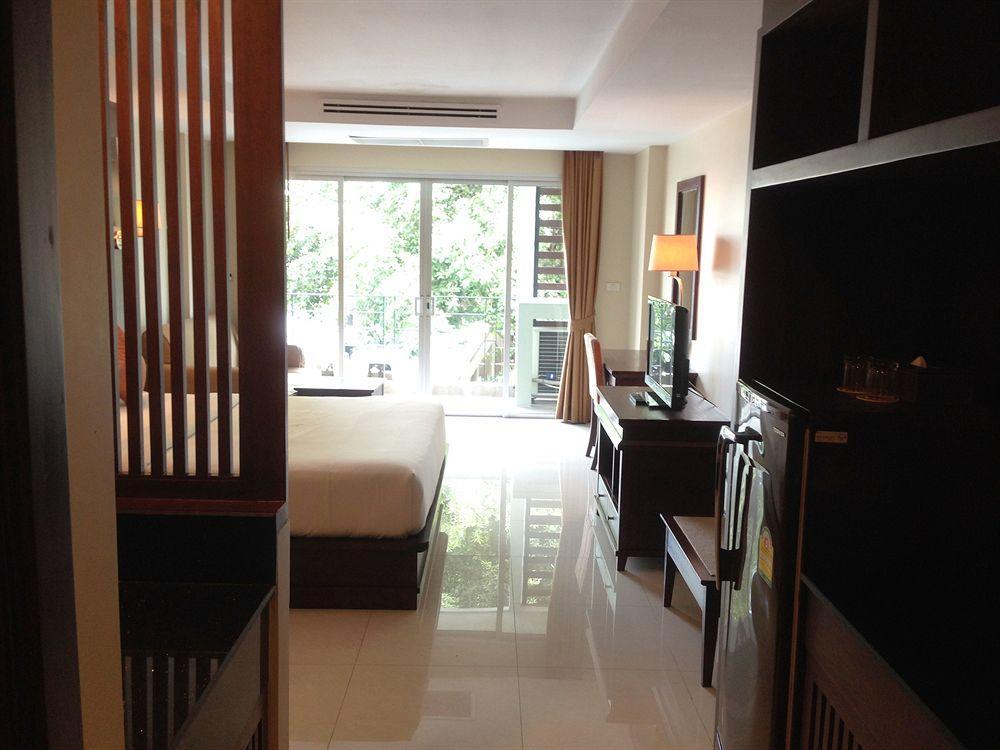 August Suites Pattaya Bagian luar foto