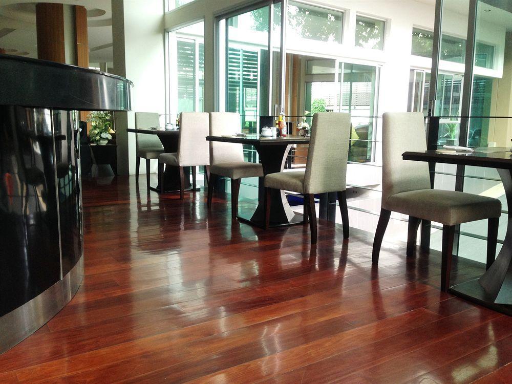 August Suites Pattaya Bagian luar foto