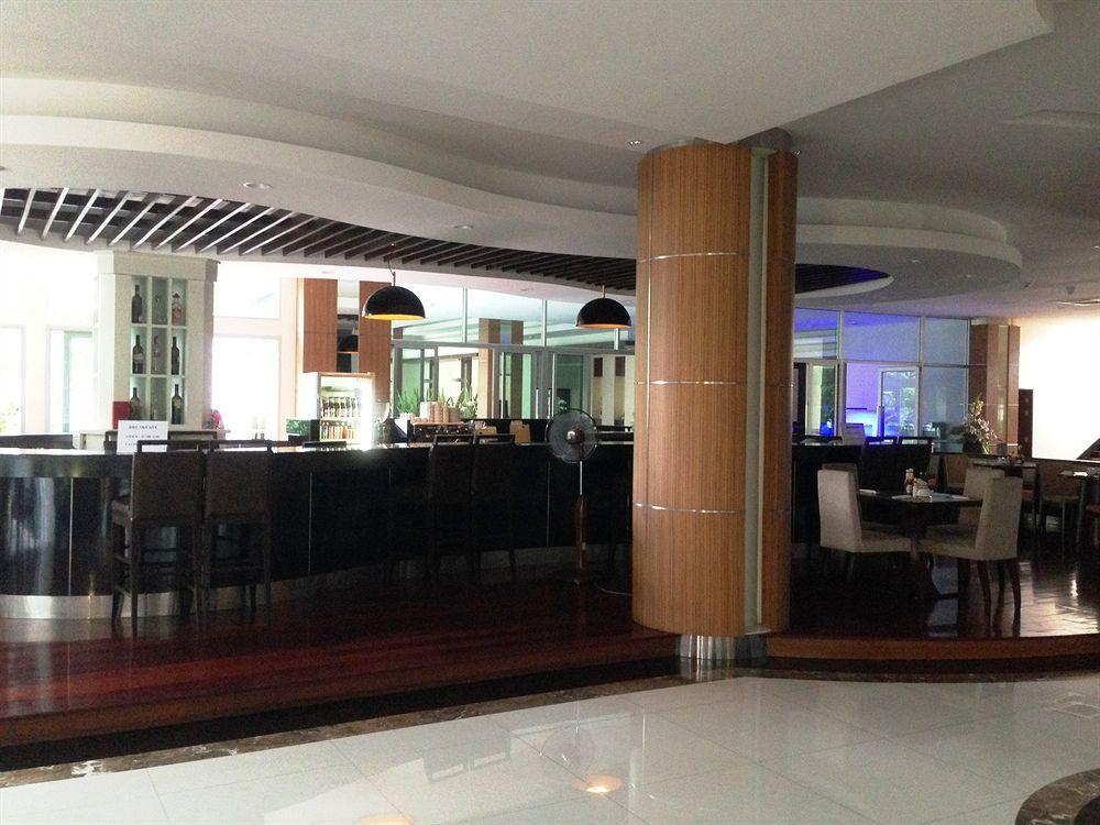 August Suites Pattaya Bagian luar foto
