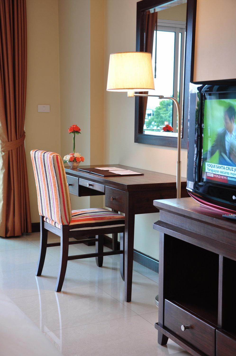 August Suites Pattaya Bagian luar foto