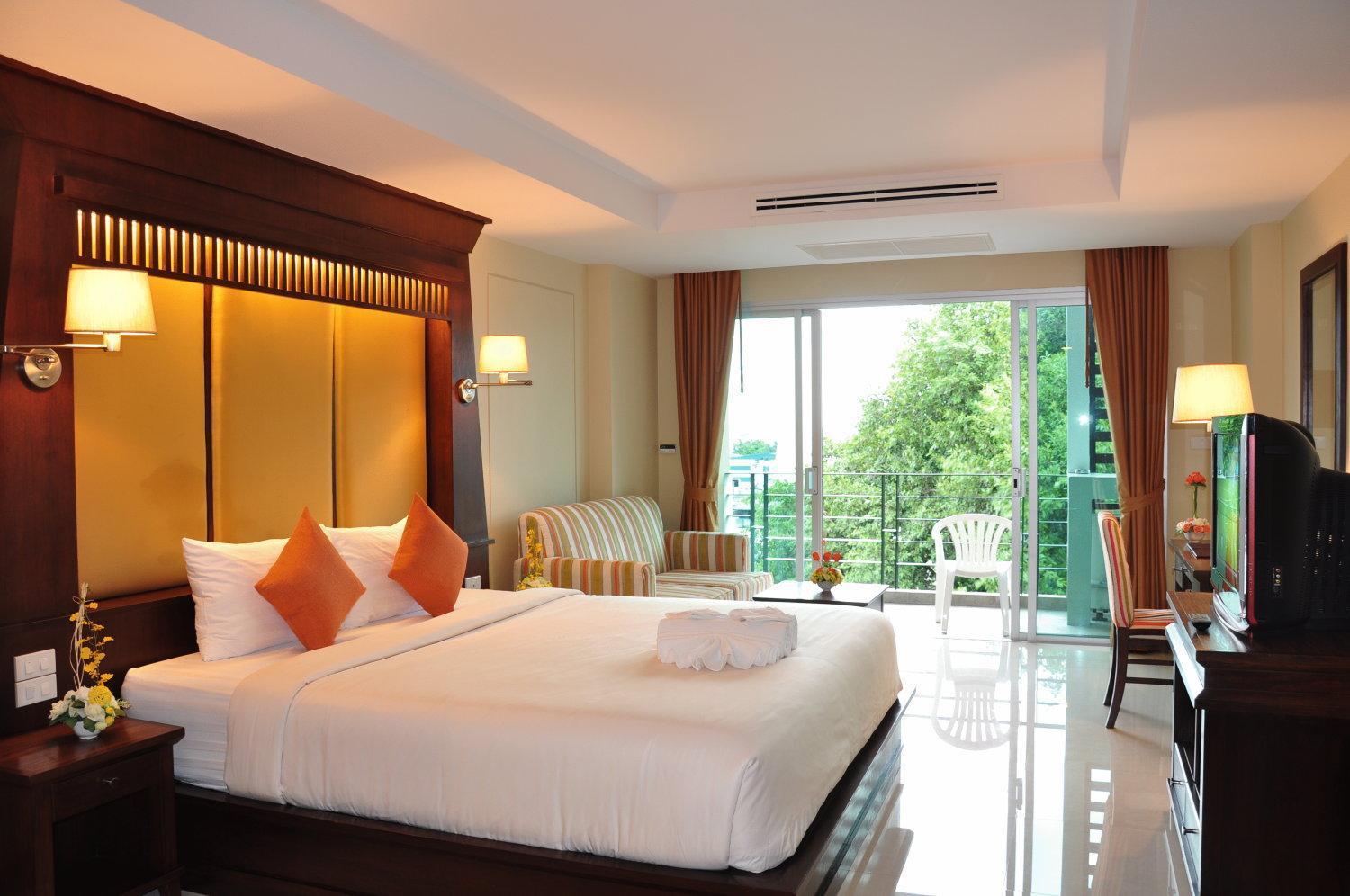 August Suites Pattaya Bagian luar foto