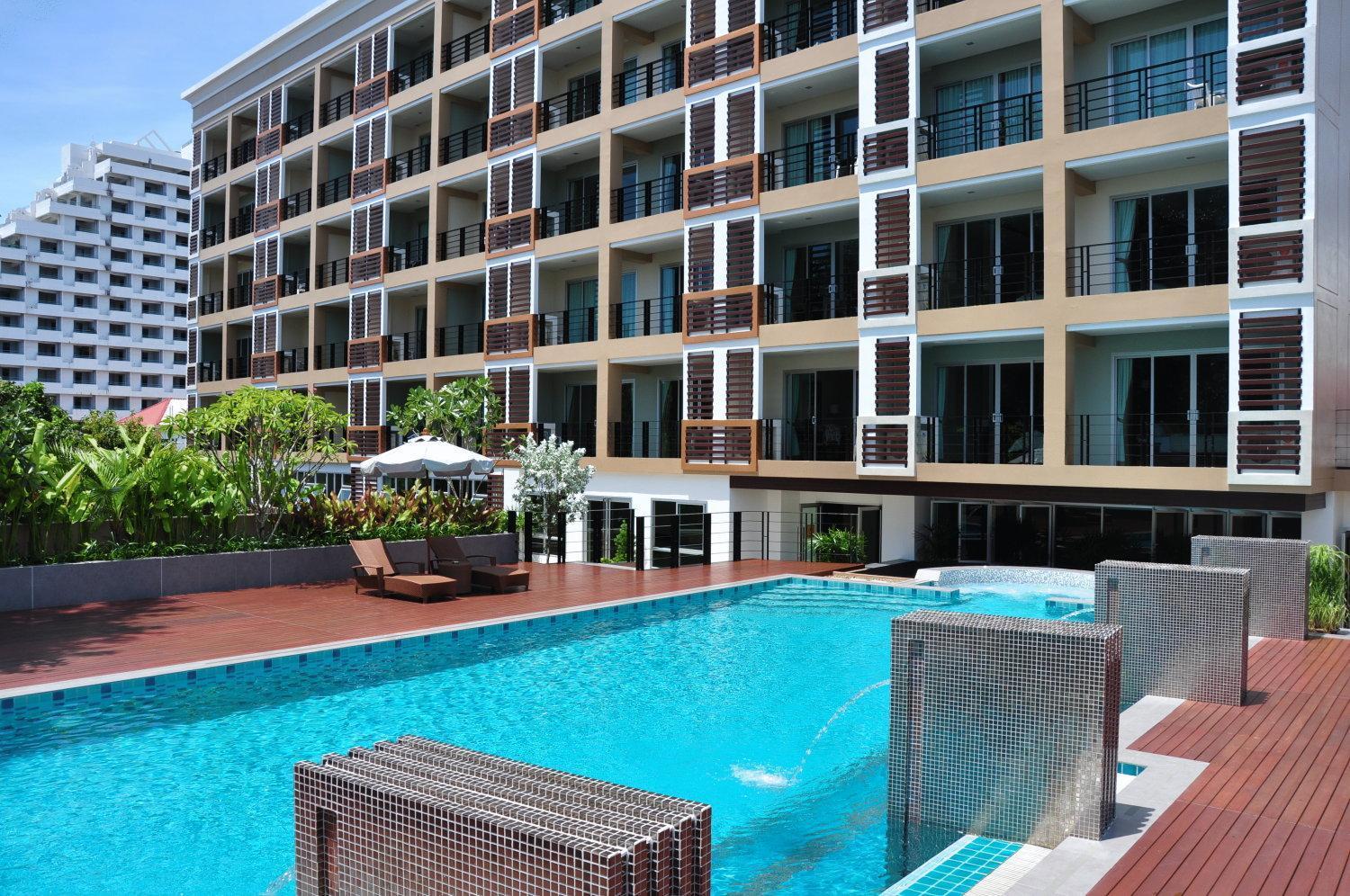 August Suites Pattaya Bagian luar foto